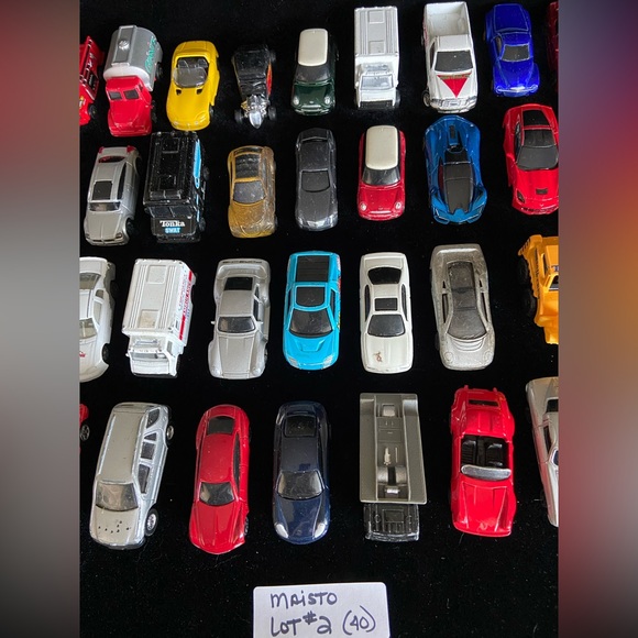 Lot 2 - 40 MAISTO die cast CARS Various ages USED Toy Box Condition READ - Picture 3 of 7